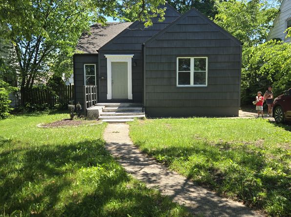 1016 Cleo St
