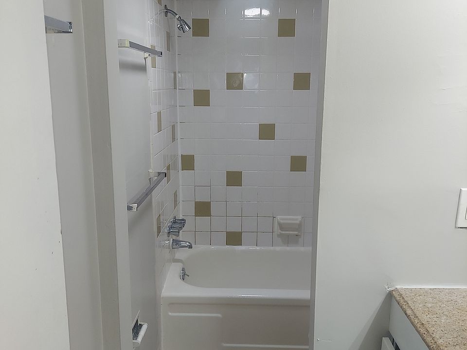 1st image of 711 Arch St #101