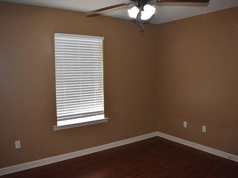 106 Padre Rd — Photo 5