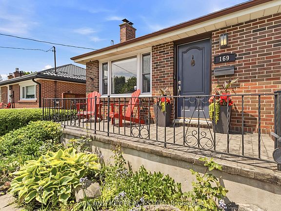 5th image of 169 Ellsworth Cres