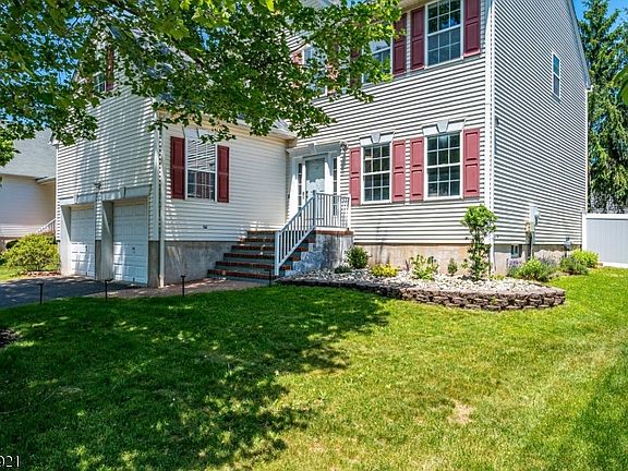 3rd image of 49 Wexford Way