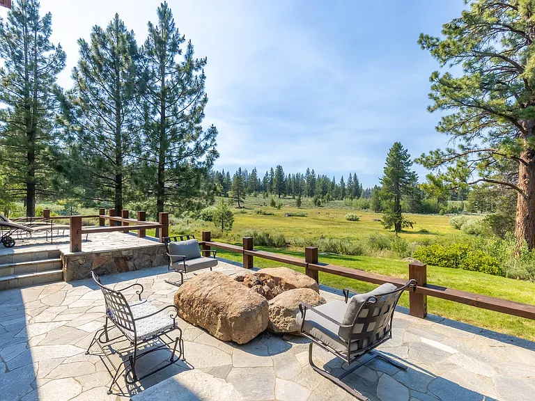 13193 Snowshoe Thompson Cir — Photo 43