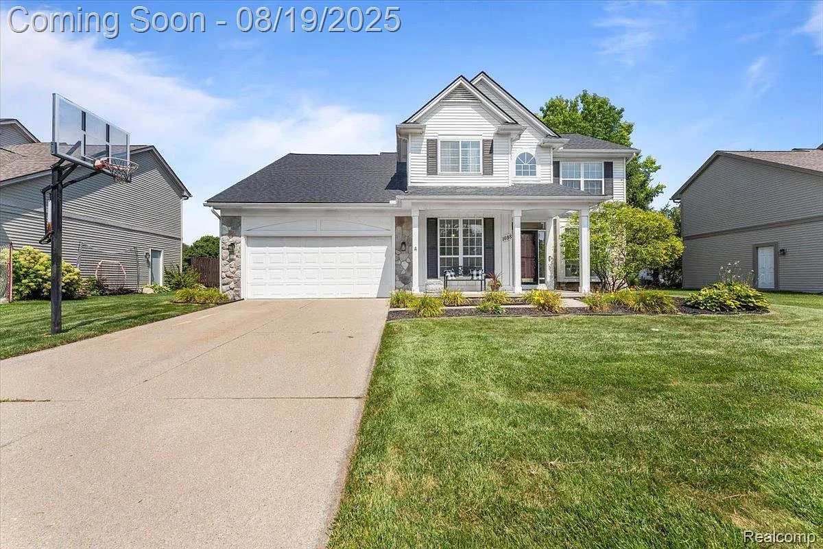 1098 Colt Dr photo 1