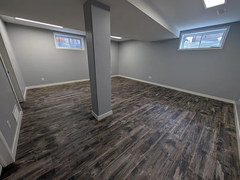 708 Margaret Way — Photo 13
