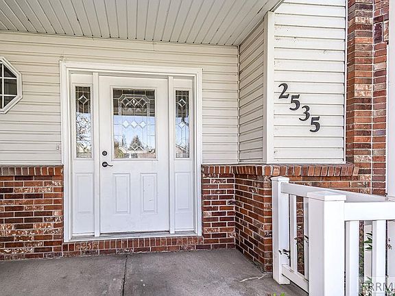 4th image of 2535 Harold Dr