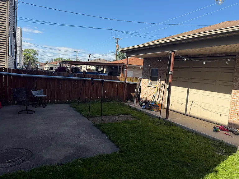 1847 Wesley Ave — Photo 2