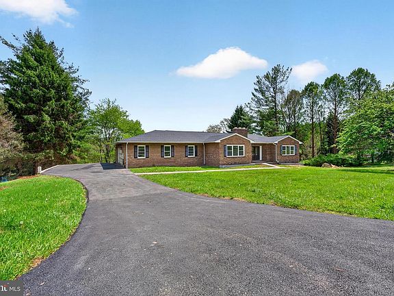 3rd image of 6505 Carrie Lynn Ct