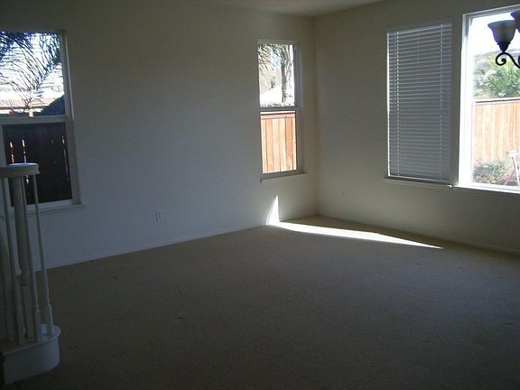 4th image of 34448 Hillingdon Ct