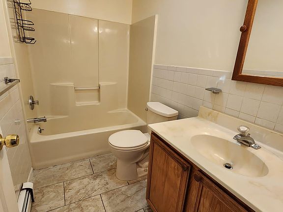 4th image of 21 Glenwood Ave #2