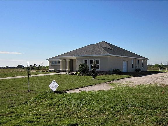 4th image of 5210 Lake Venice Dr