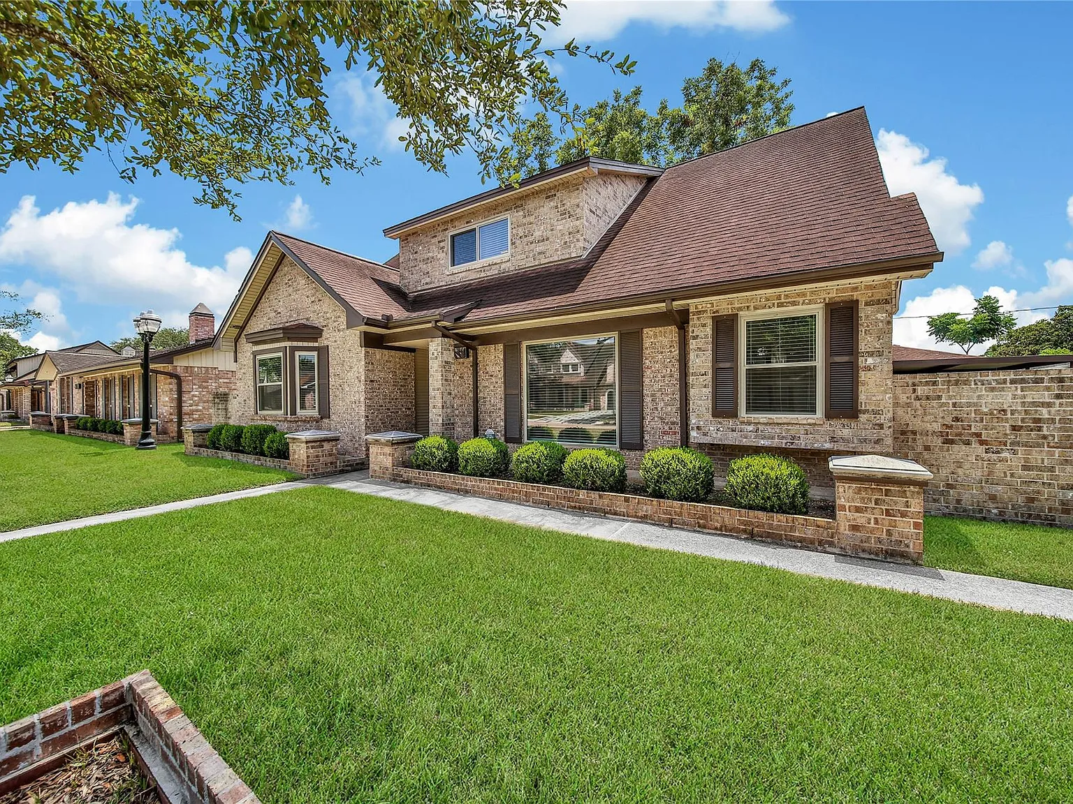 4 bed, 2.5 bath, 3000 sqft, $2,495 — Photo 3