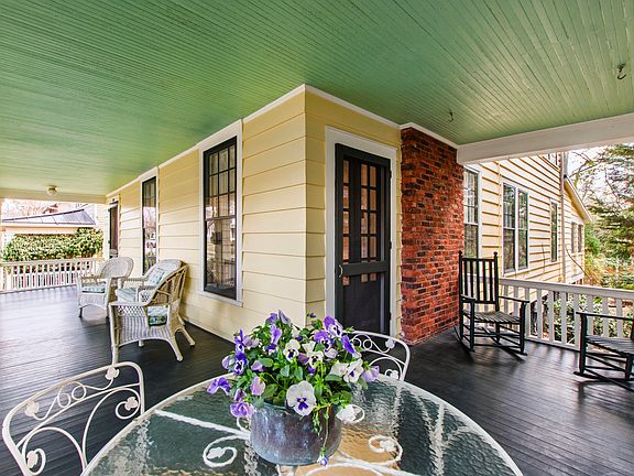 4th image of 120 Forest Rd