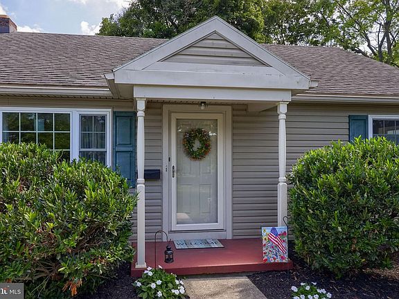 2nd image of 2576 Graystone Rd