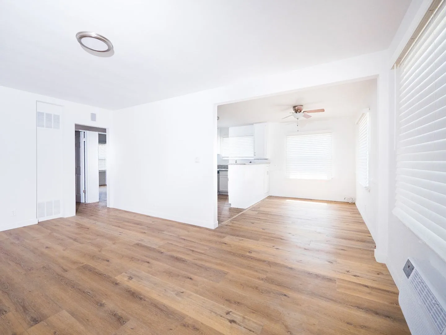 11320 Tiara St — Photo 2