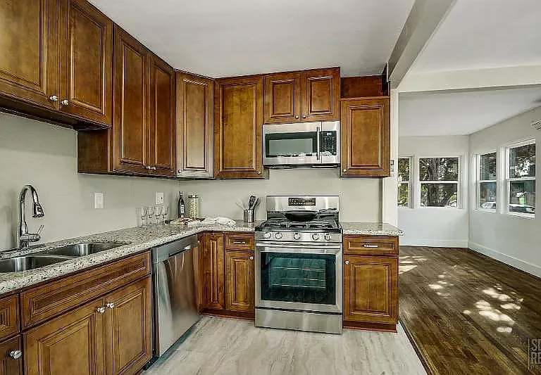6820 Amherst St — Photo 11