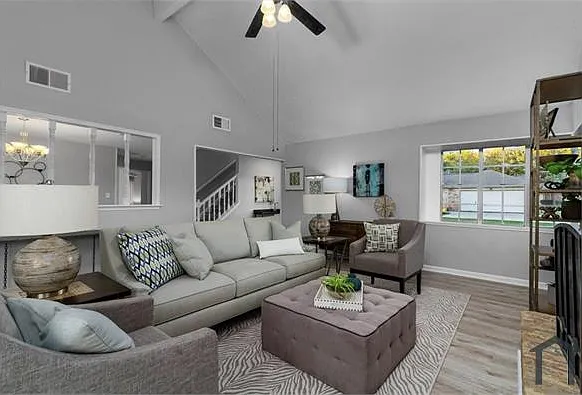 13103 Mills Bend St — Photo 5