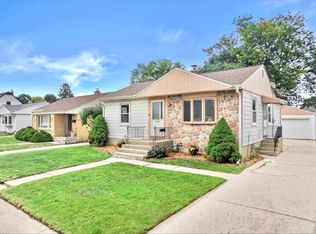 2046 S 87th St, West Allis, WI 53227
