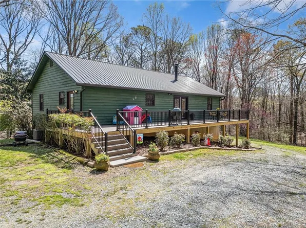 180 Orchard Ln, Talking Rock, GA 30175