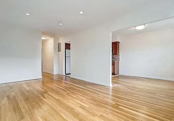3rd image of 4309 25th Ave Floor 3