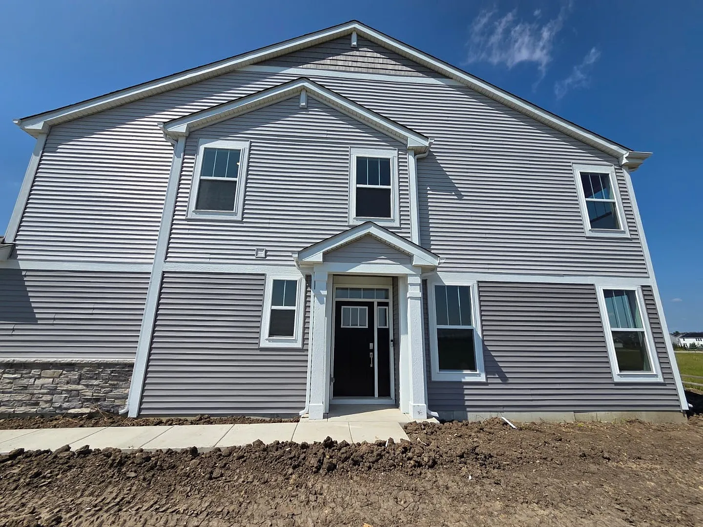 3 bed, 2.5 bath, 1717 sqft, $2,900 — Photo 4