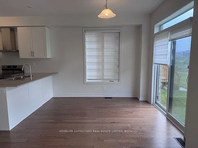 319 Bergamot Ave — Photo 4