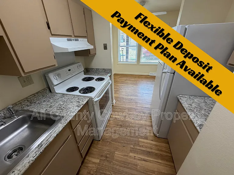 140 S Cribbon Ave — Photo 1