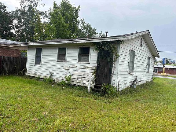 2nd image of 2701 W Pullen St