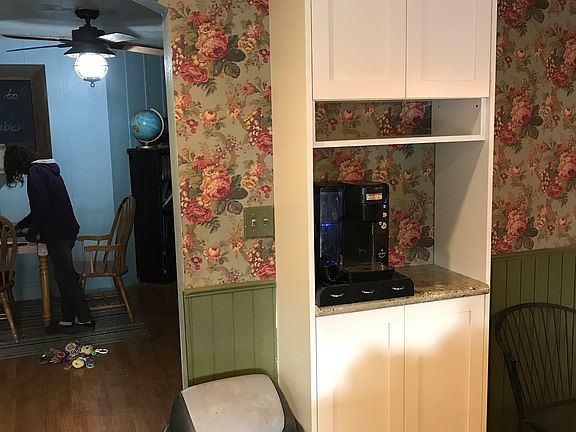 3rd image of 1364 Topaz Ln