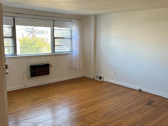 5th image of 5453 Houghton Pl Floor 1