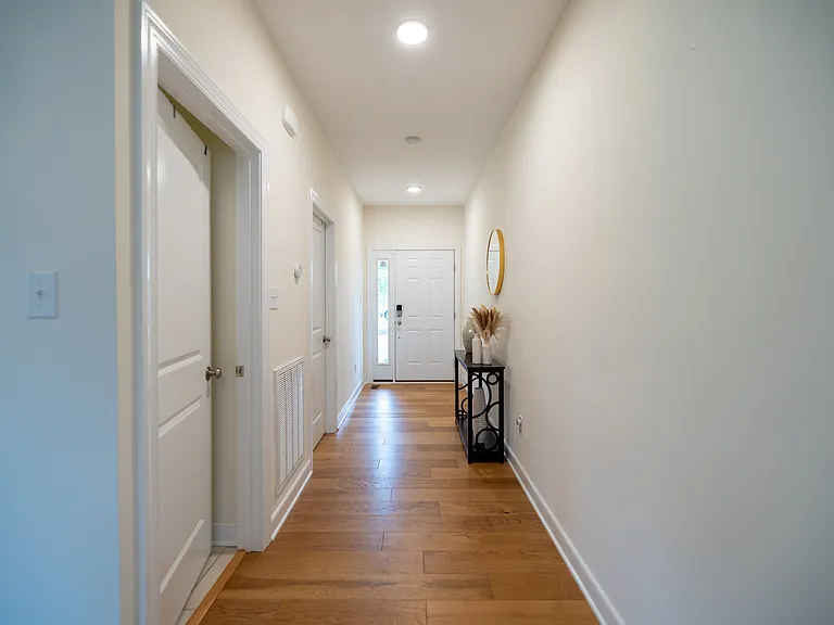 12194 Elnora Ln — Photo 10