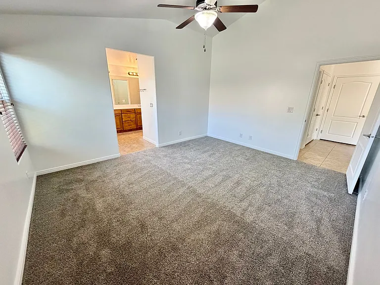 1009 W 4100 S — Photo 23
