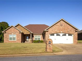 1612 Hydrangea Dr, Phenix City, AL 36867