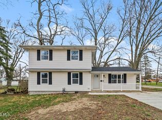 1204 Scott St, Maumee, OH 43537