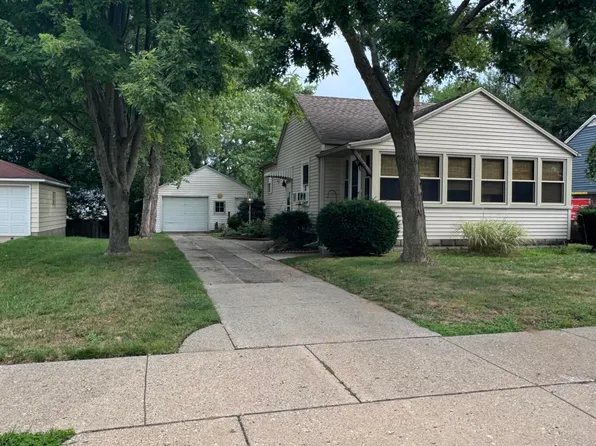 833 Kenneth St SW, Wyoming, MI 49509