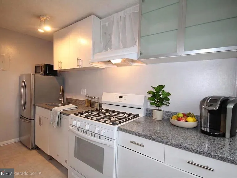 2500 N Van Dorn St #1118 — Photo 3
