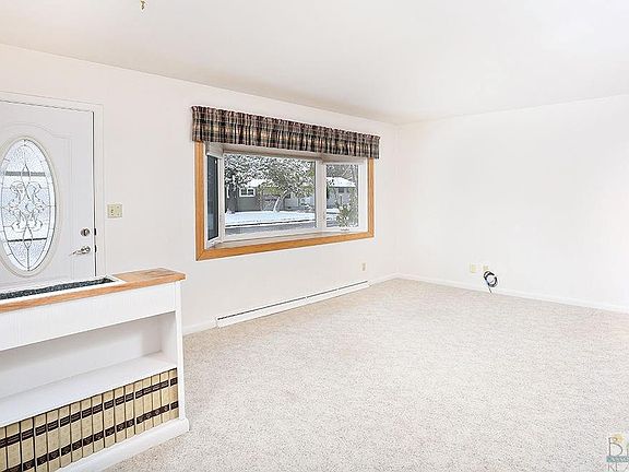 4th image of 2446 Terry Ave