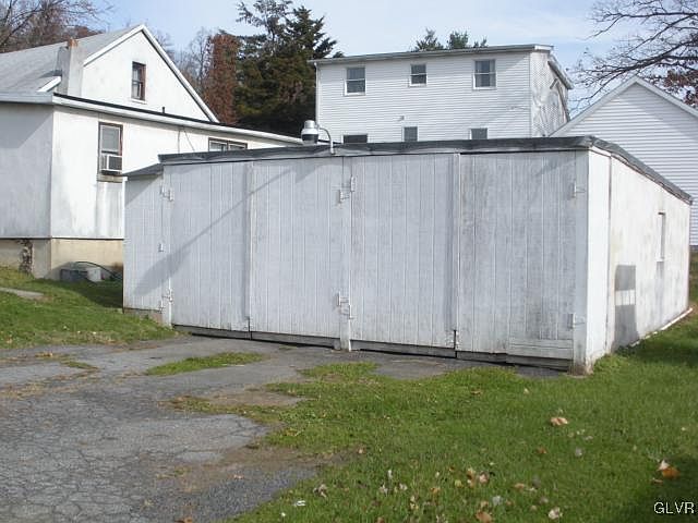 2nd image of 1220 Van Vetchen Ave