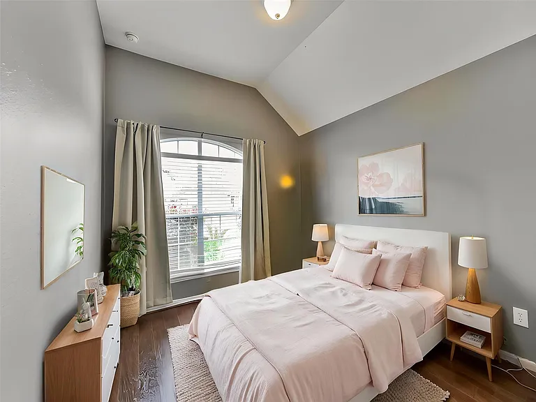7611 Waterlilly Ln — Photo 4