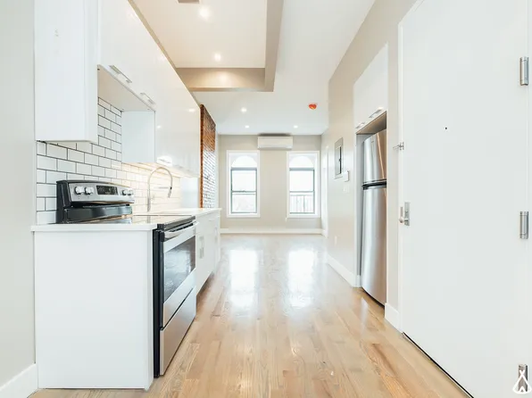 195 Menahan Street image 1 of 10