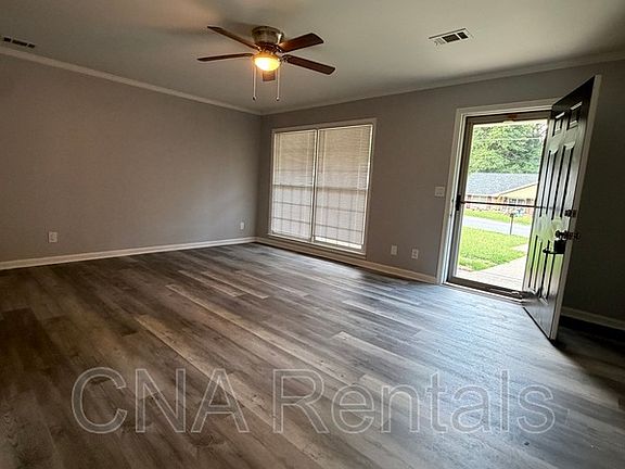 3rd image of 272 Kimberly Way SW