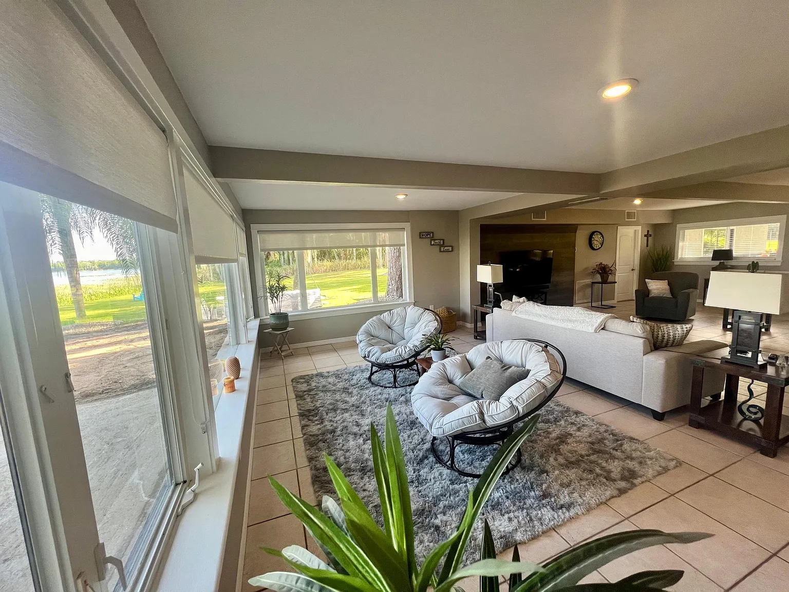 3 bed, 2300 sqft, $3,400 — Photo 2