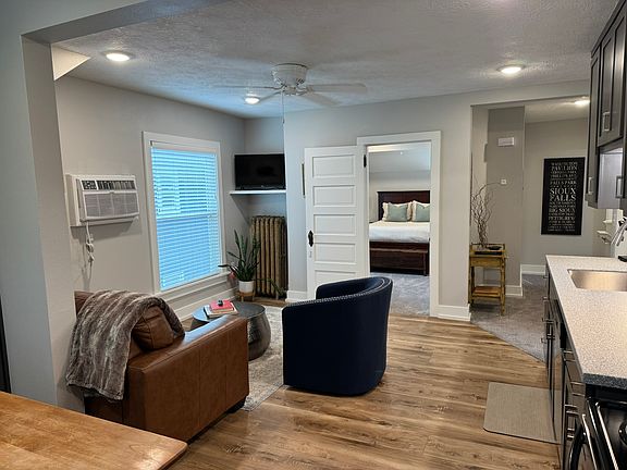 5th image of 709 S Phillips Ave #2