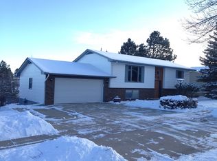 628 Crestview Dr, Rapid City, SD 57702
