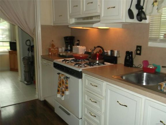 3rd image of 1078 Creekside Dr