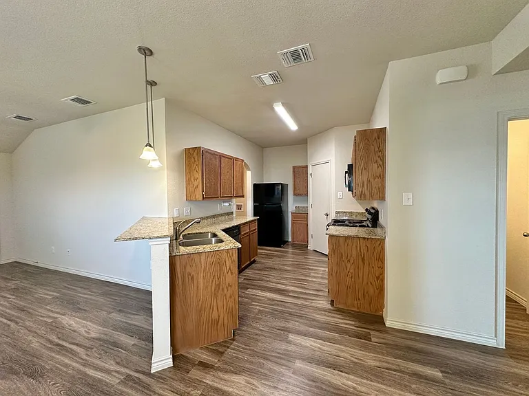 3323 Stonewall Dr — Photo 8