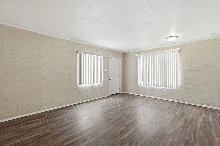 2520 E Cameron Vis — Photo 4