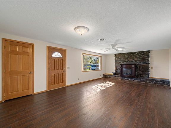 2nd image of 1211 Birch Ave