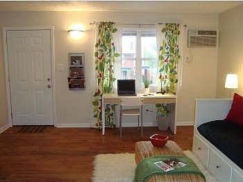3rd image of 256 Lyndhurst Pl APT 1