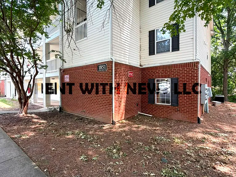 1851 Trailwood Heights Ln #104 — Photo 1