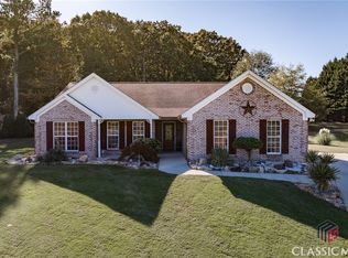 554 Drake Cir, Winder, GA 30680